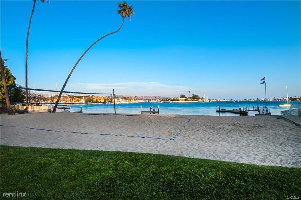 2742 Bayshore Dr - Photo 2 of 25