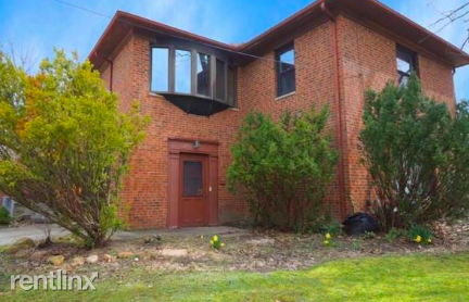 3703 Meadowbrook Blvd