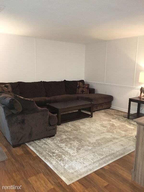 1217 Meadowview Ln - Photo 2 of 12