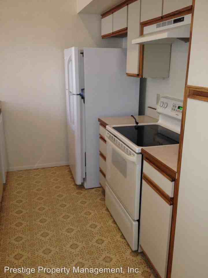 3205 1722 W. Parkwood Lane - Photo 2 of 9