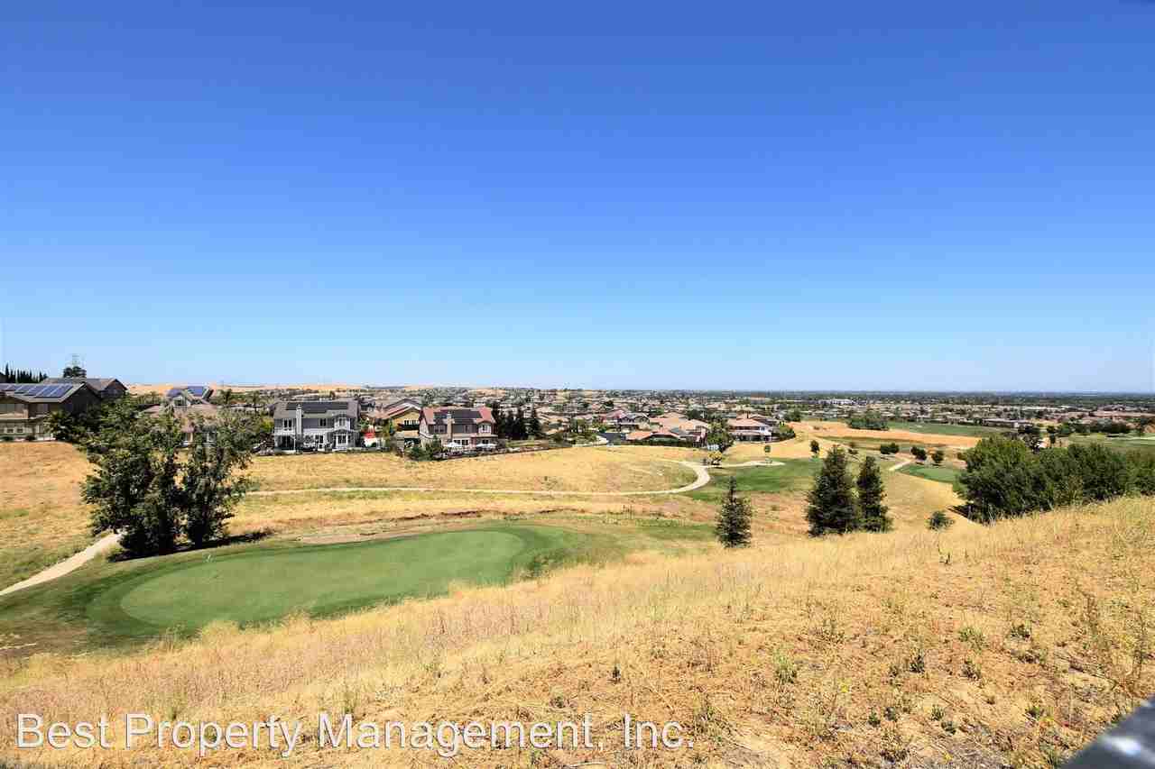 2461 Spyglass Dr - Photo 2 of 22