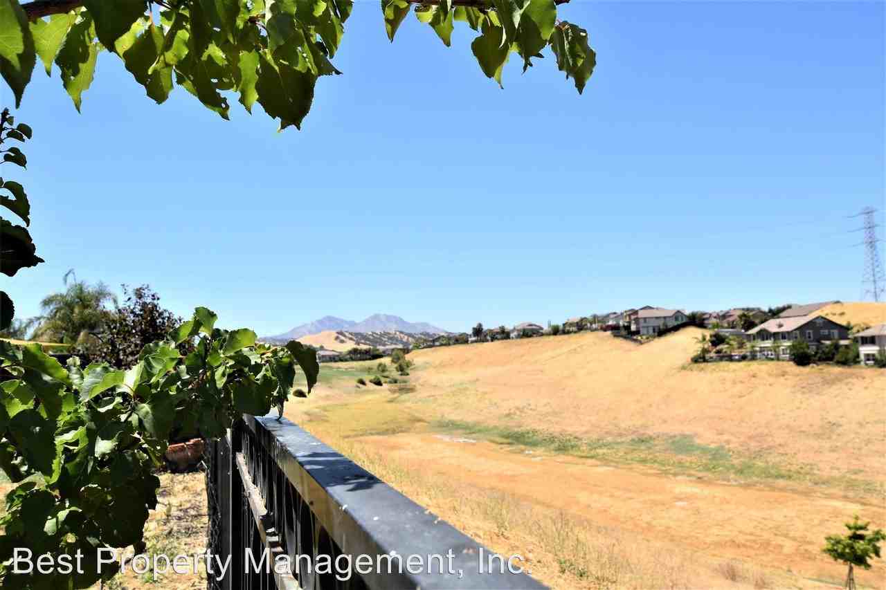 2461 Spyglass Dr - Photo 3 of 22