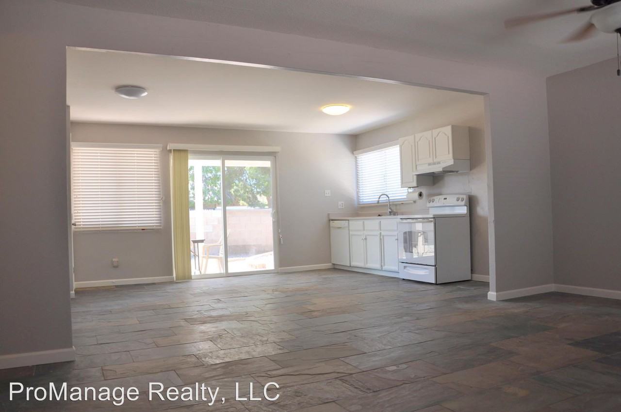 319 E Westchester Dr - Photo 3 of 13