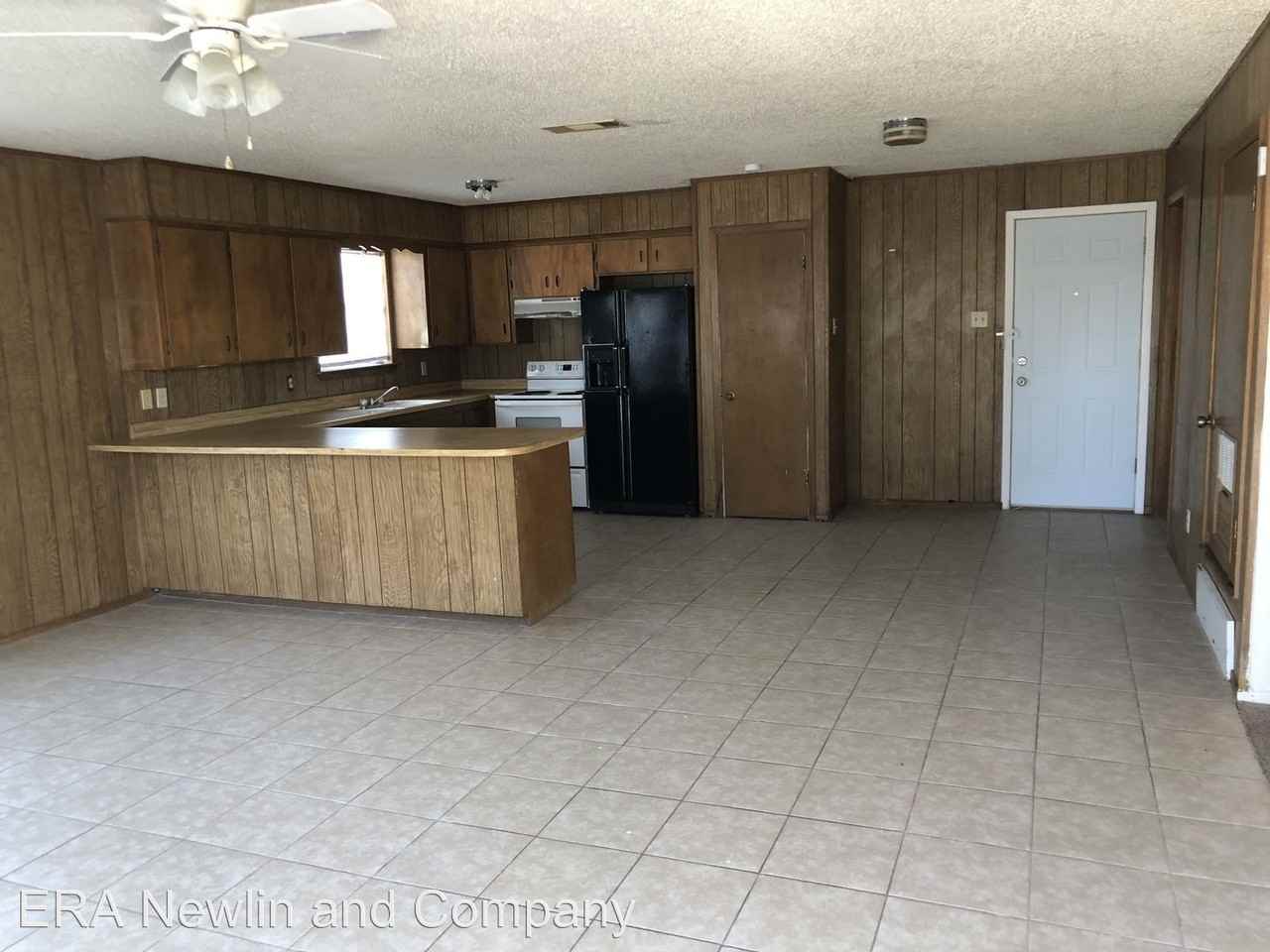 400 E 42nd St - Photo 3 of 10