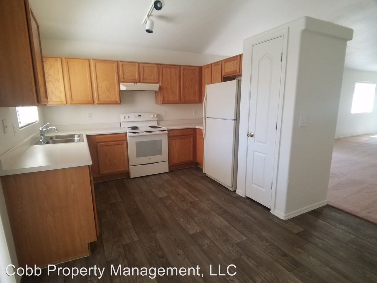 3091 S Vaughn Dr - Photo 2 of 22