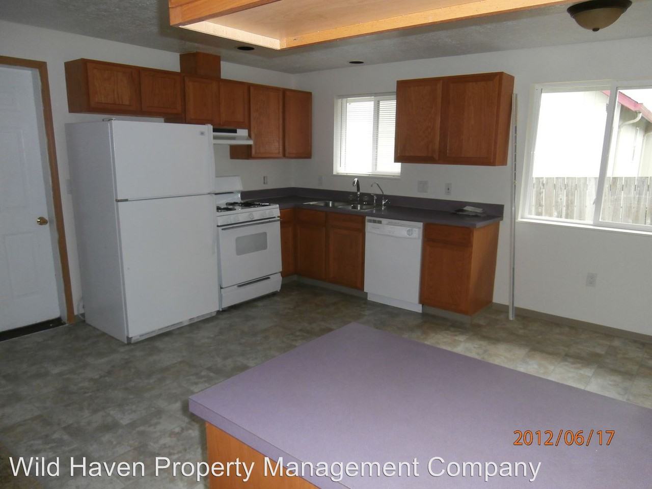 781 NE Blair St - Photo 3 of 19