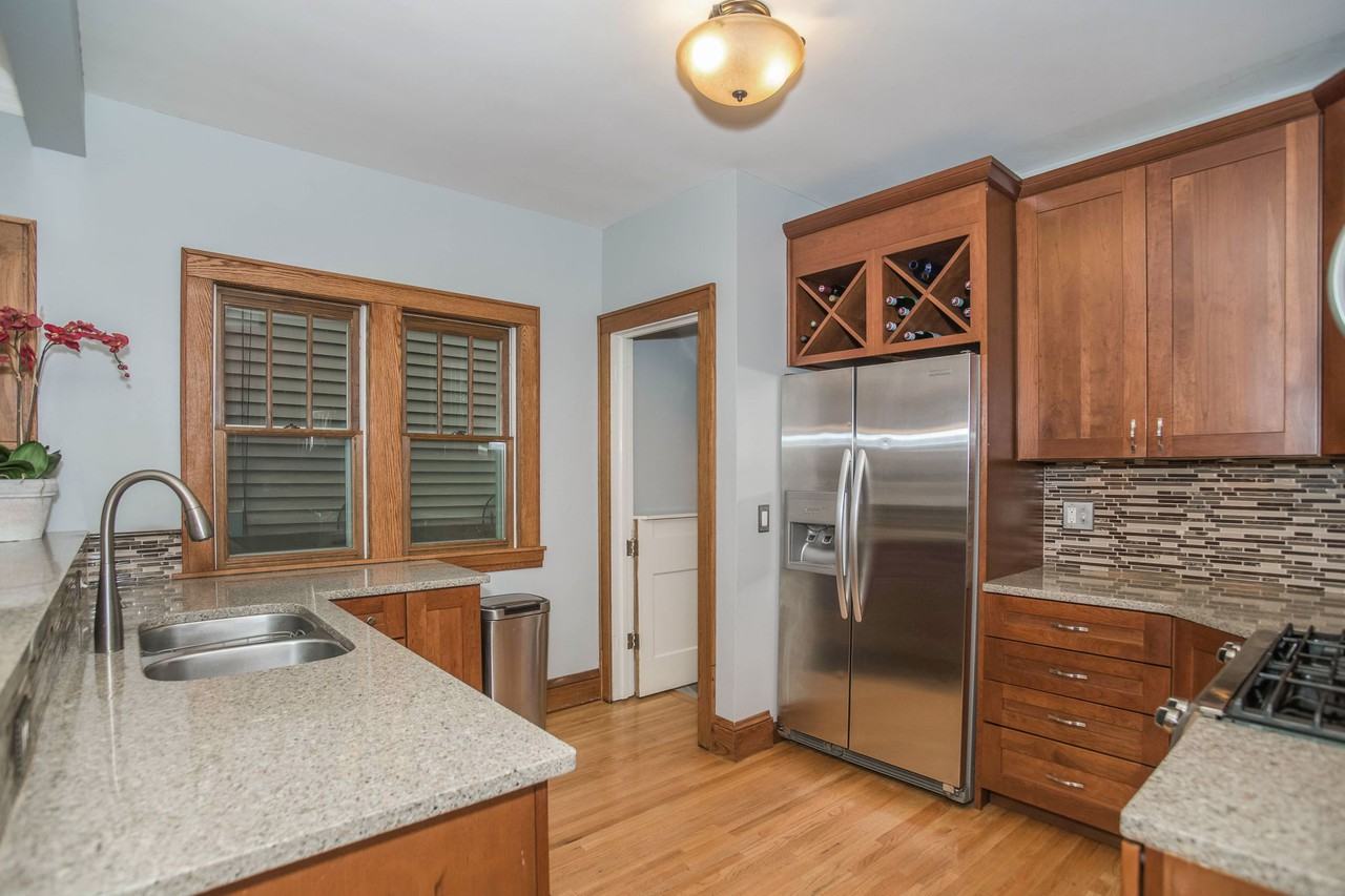 5315 York Ave S - Photo 3 of 10