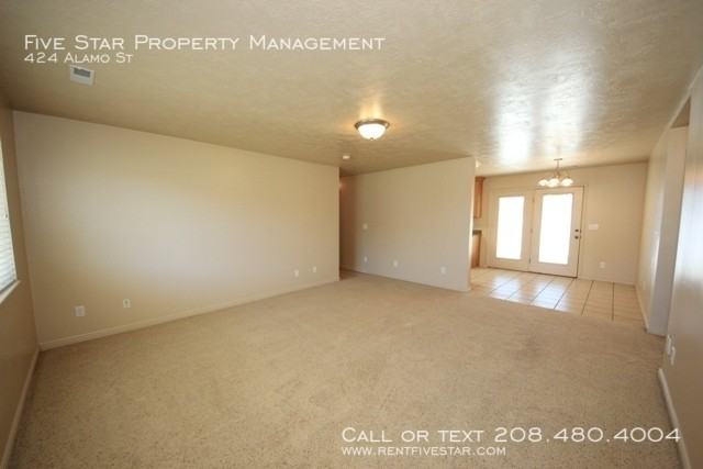 424 Alamo St - Photo 2 of 14