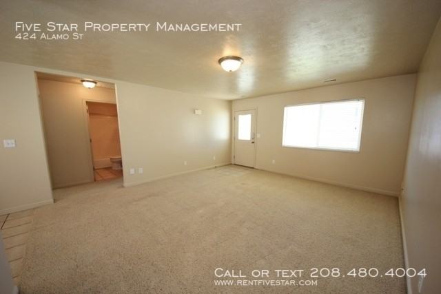 424 Alamo St - Photo 3 of 14