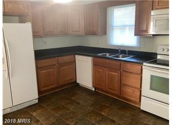 27111 N Sandgates Rd - Photo 3 of 6