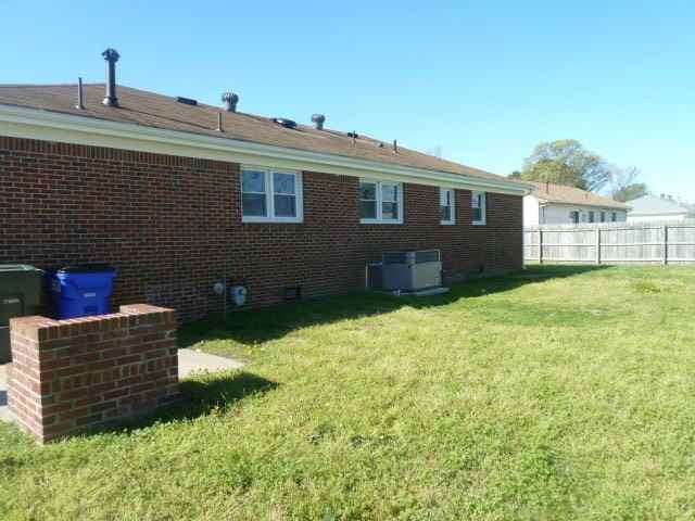 2472 Tullibee Dr - Photo 2 of 10