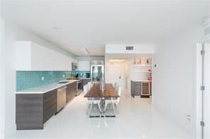 100 Lincoln Rd - Photo 2 of 9