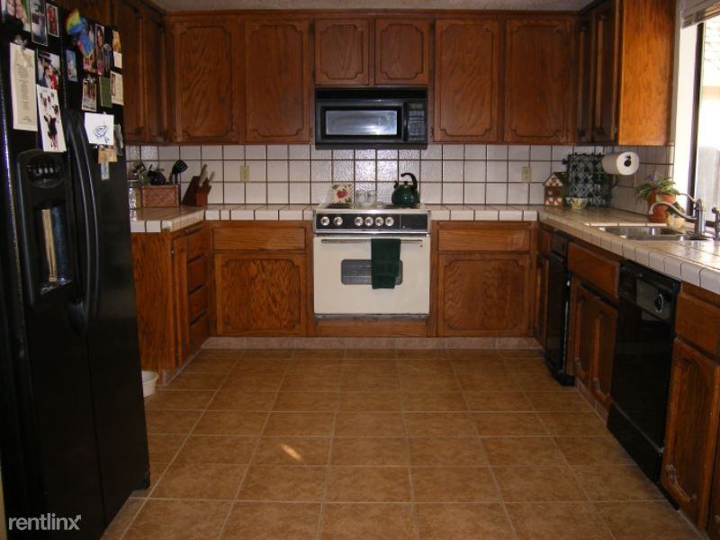 1925 Blue Spruce Dr - Photo 3 of 10