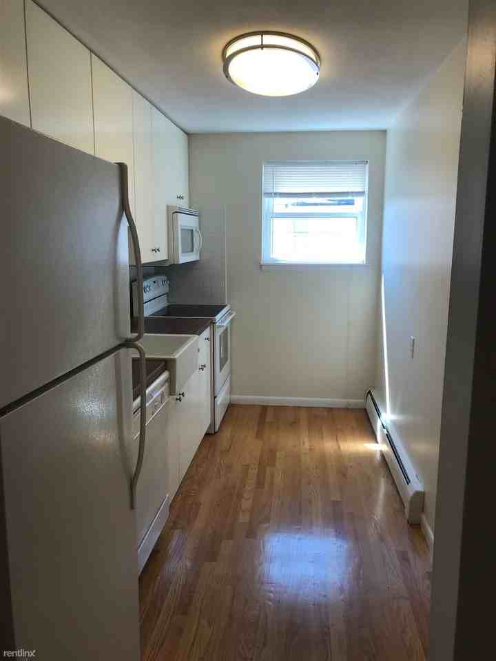 262 School St - Photo 2 of 10