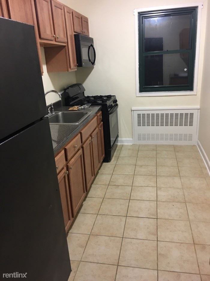 Beautiful Garden 1 Bedroom Apt / Dobbs Ferry. Available NOW Apartments