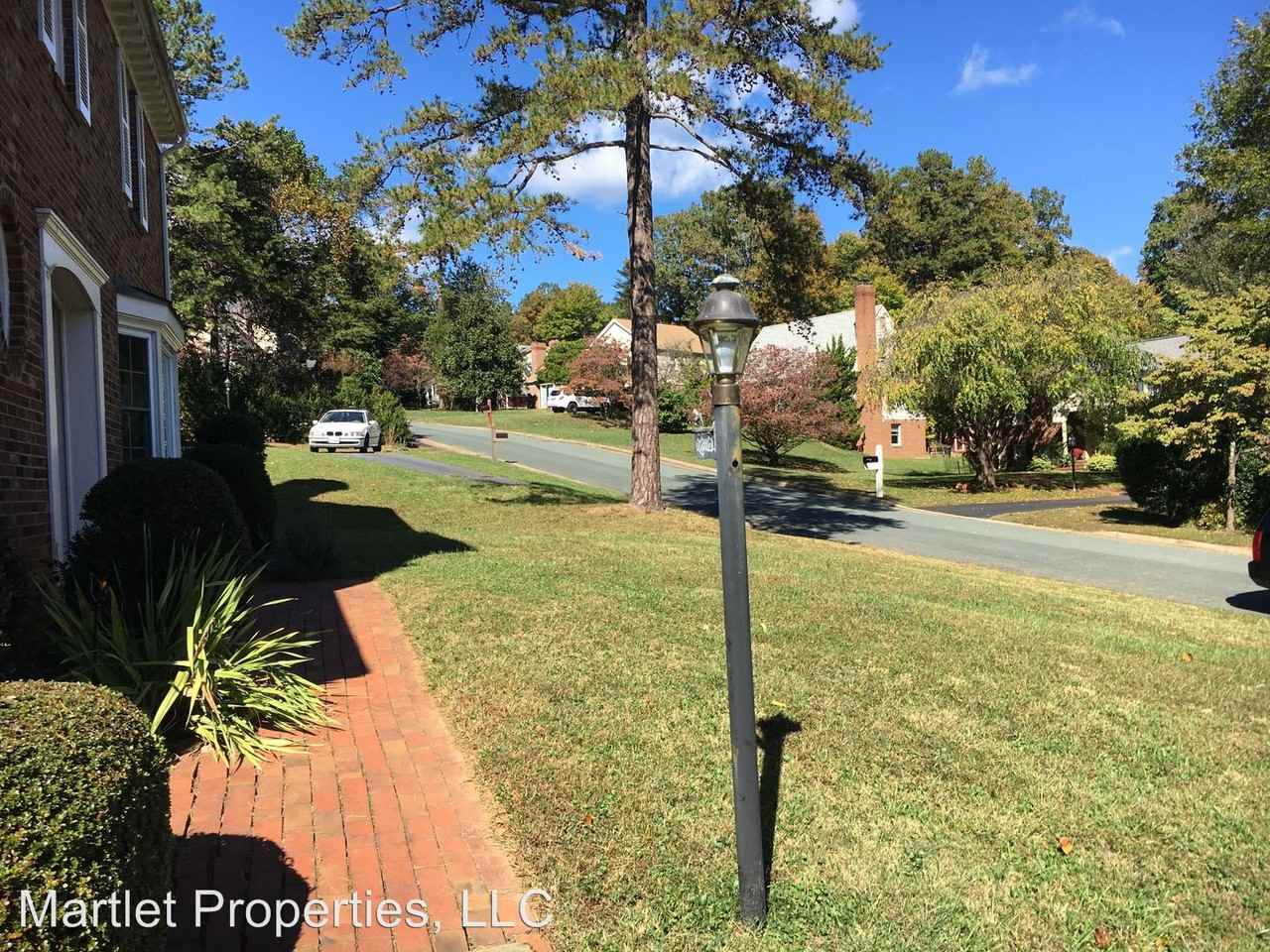 1213 Bixham Ln - Photo 3 of 18