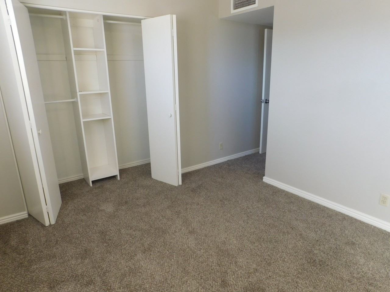 1433 S Pasadena - Photo 3 of 17