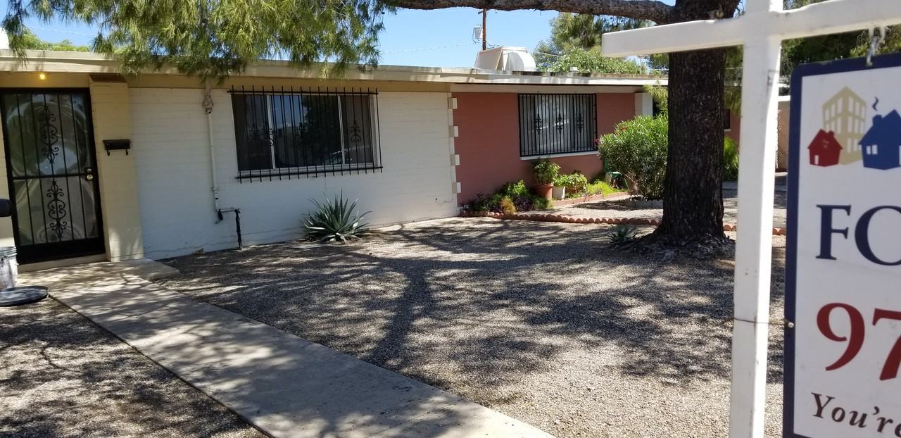 1319 E Louisiana Dr - Photo 2 of 4
