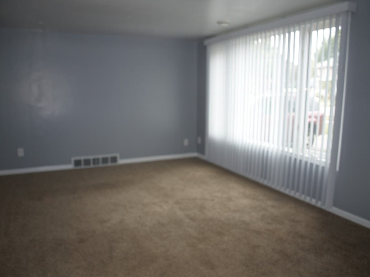 631 Broad St - Photo 2 of 26