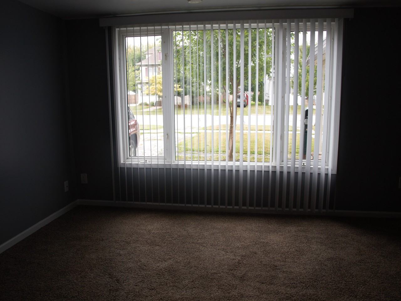 631 Broad St - Photo 3 of 26