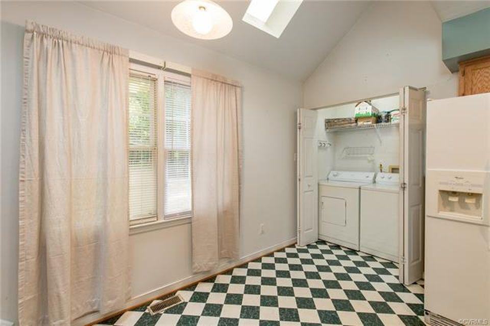 5641 Lake Sharon Dr - Photo 3 of 9