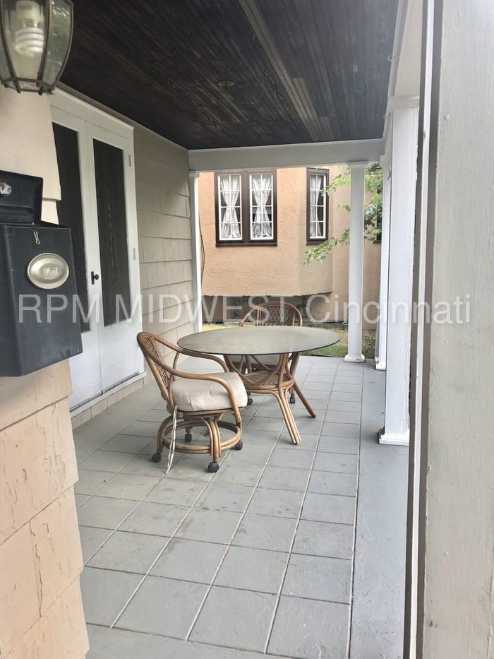 2906 Douglas Terrace - Photo 2 of 10