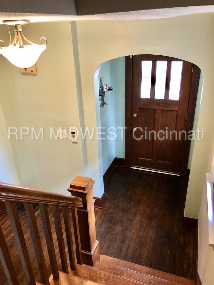 2906 Douglas Terrace - Photo 3 of 10