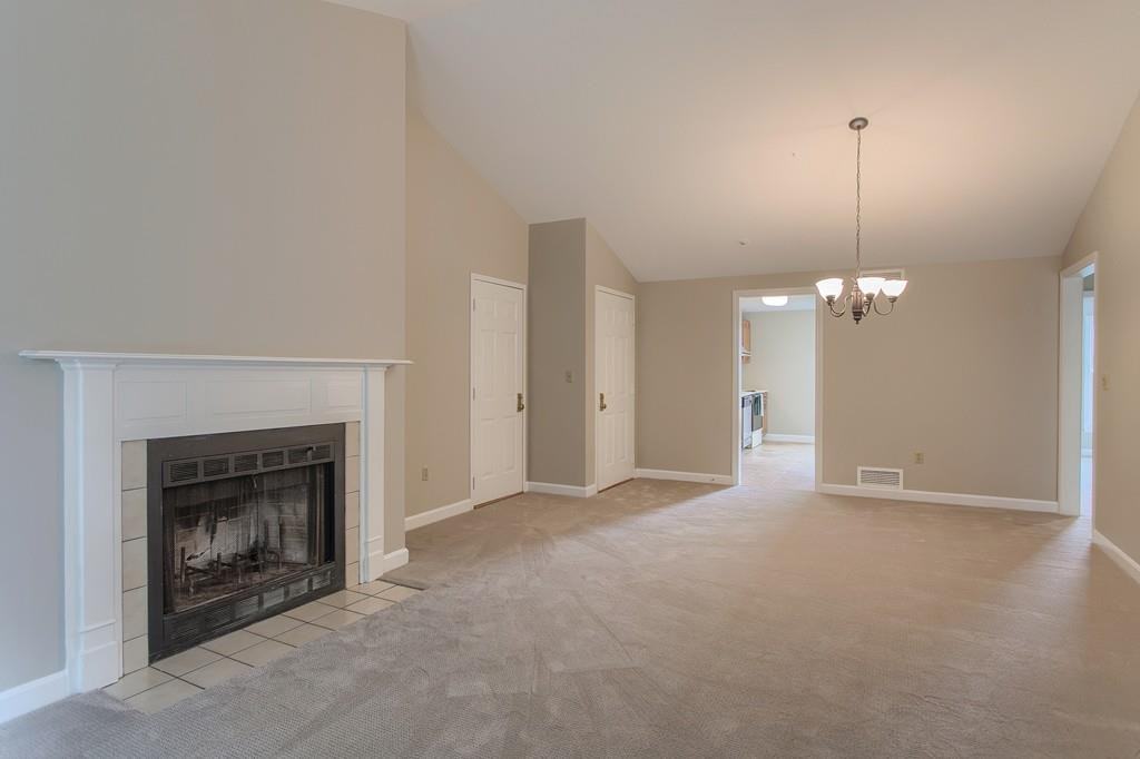 35 Essex Green Ln - Photo 2 of 27