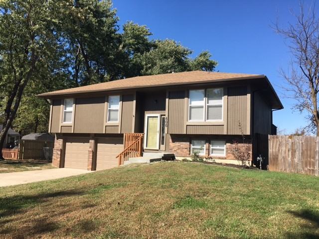406 E 164th Terrace - Photo 2 of 20