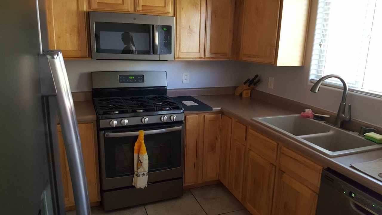 382 2480 W - Photo 3 of 10