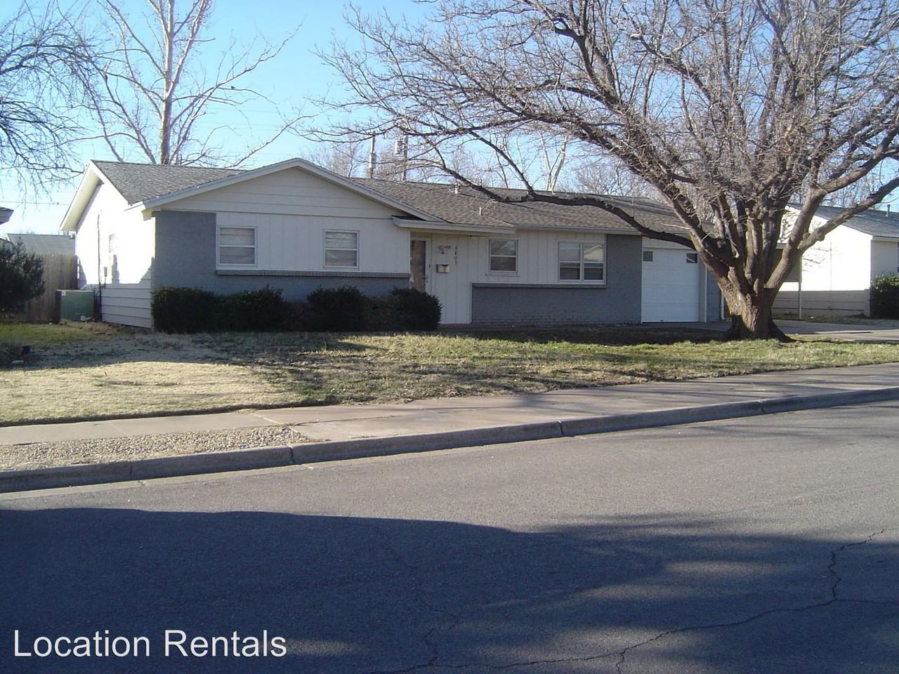 4803 8th St - Photo 2 of 12