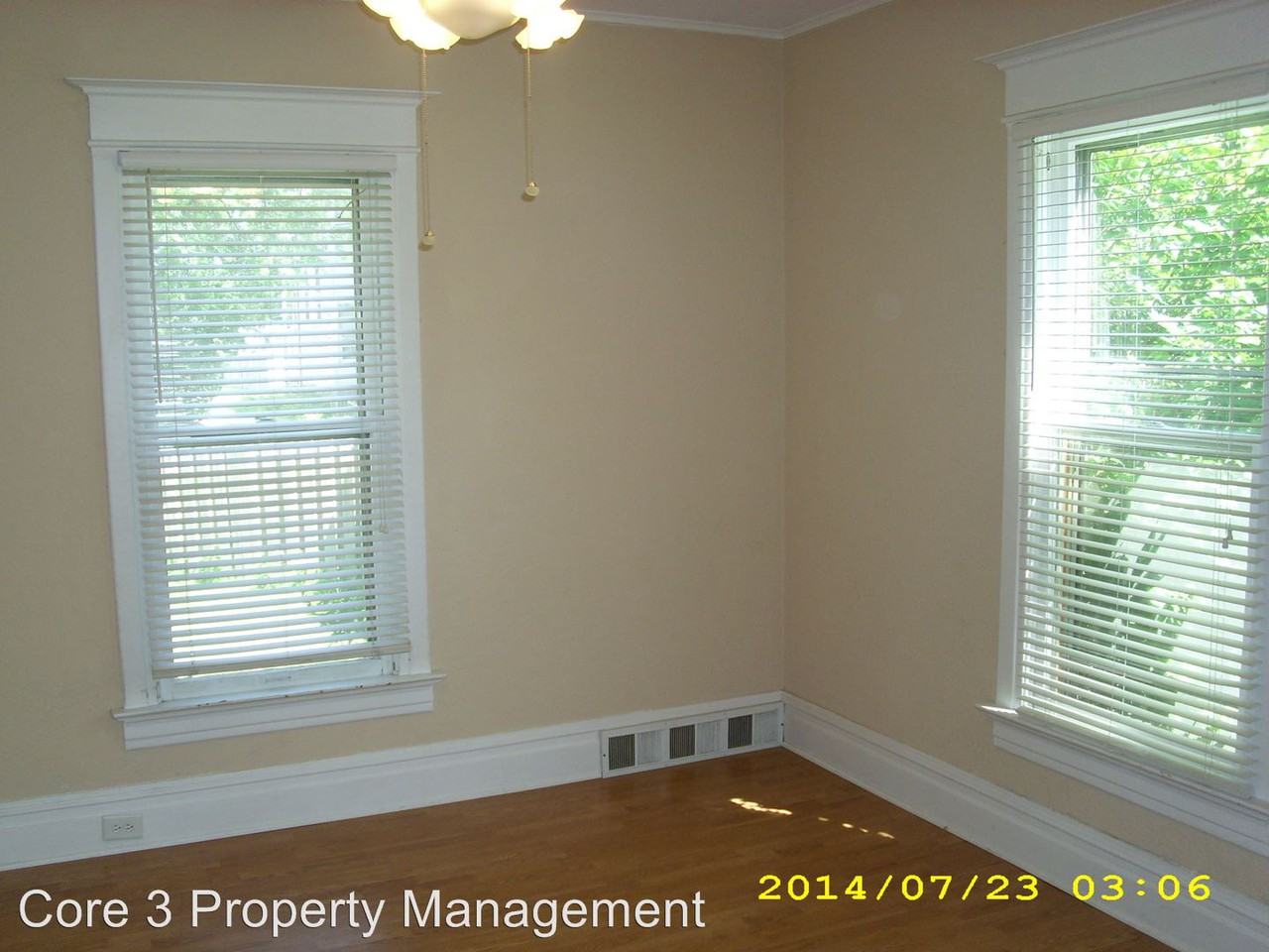 908 S Madison St - Photo 3 of 9