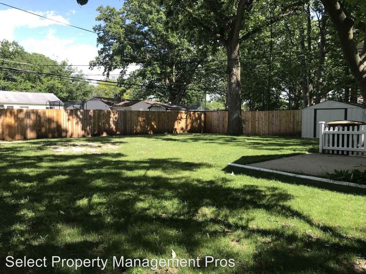 6033 S Calhoun St - Photo 2 of 12