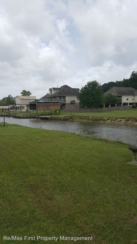 14447 Samantha Dr - Photo 2 of 9