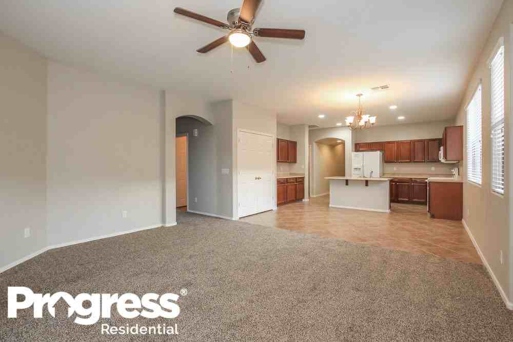 17008 W Bristol Ln - Photo 2 of 15