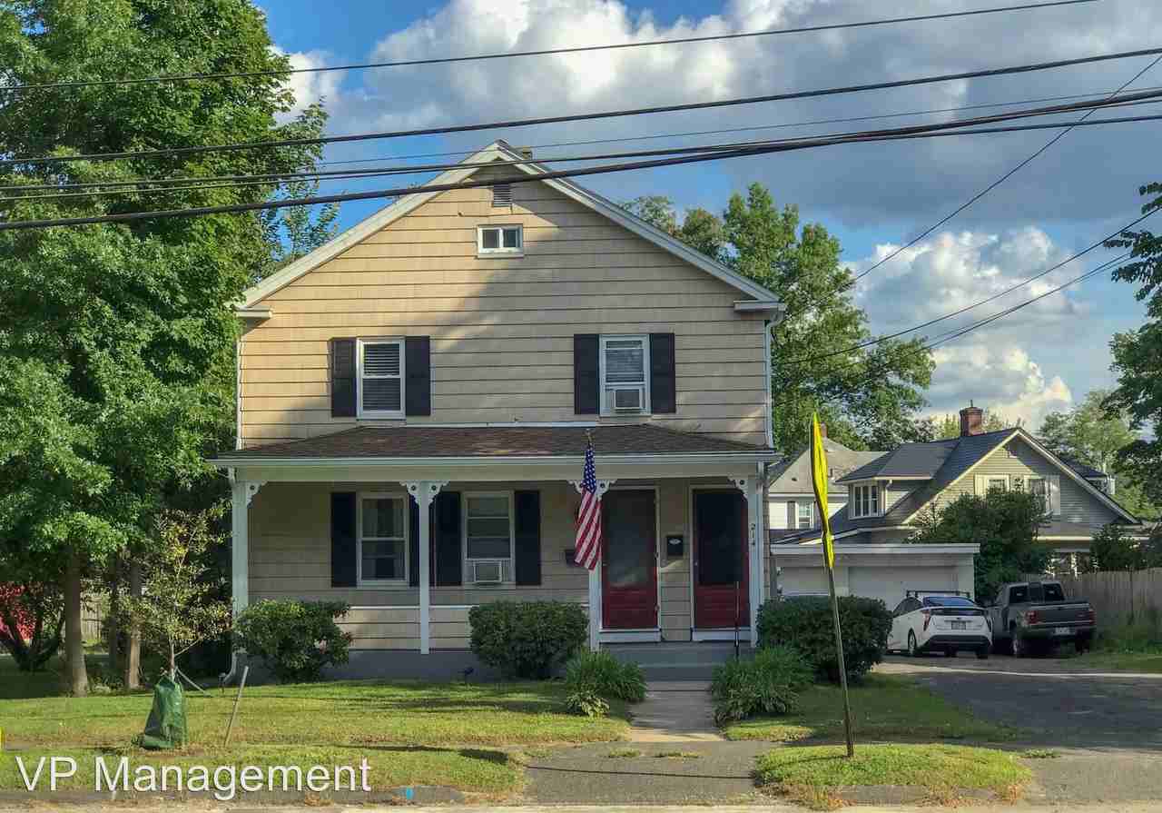 214 South St - Photo 2 of 5