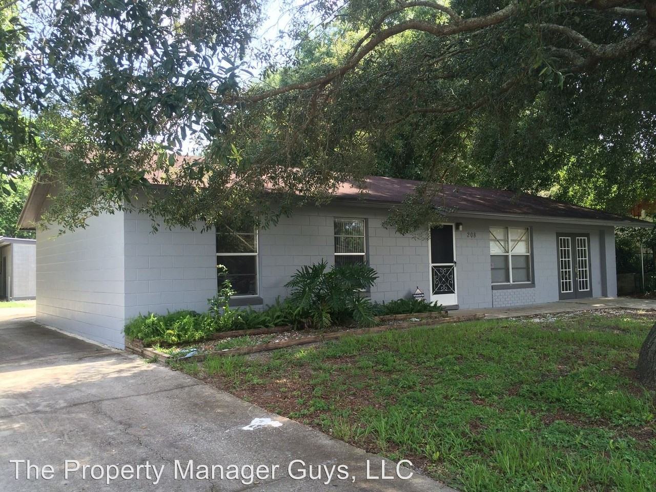 208 E Holly Dr - Photo 2 of 50