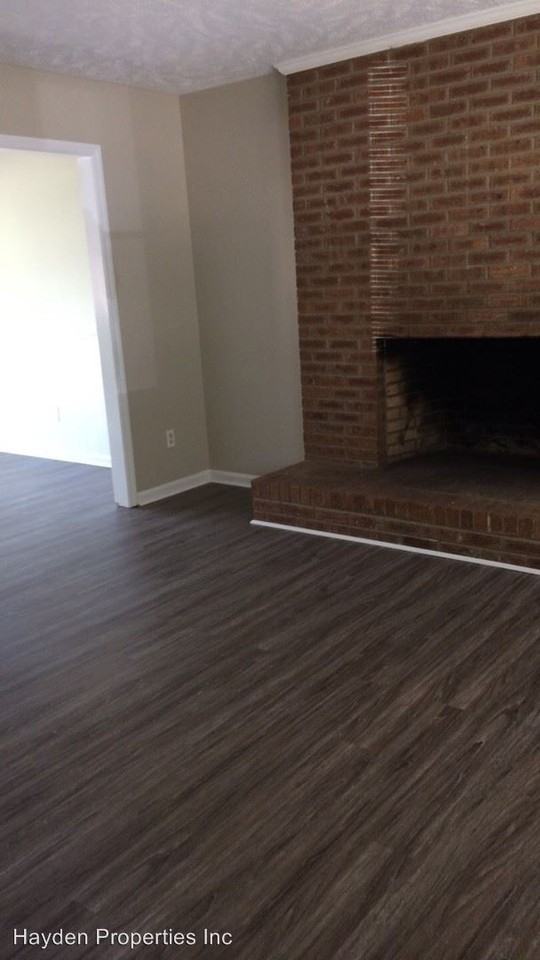 147 Sedgefield Rd - Photo 3 of 15