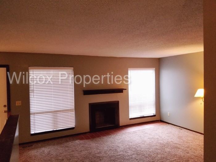 2017 N Old Manor Rd - Photo 2 of 12