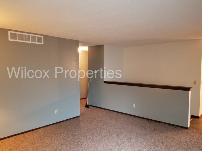 2017 N Old Manor Rd - Photo 3 of 12