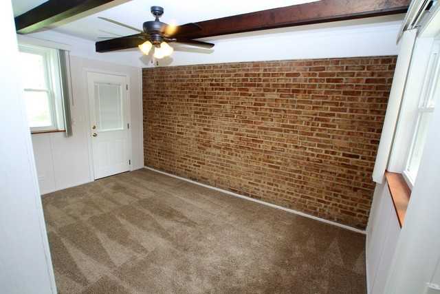 17W176 Orchard Pl - Photo 3 of 12