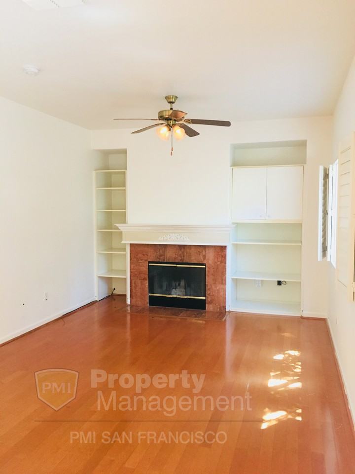 903 Scenic Ct - Photo 3 of 14