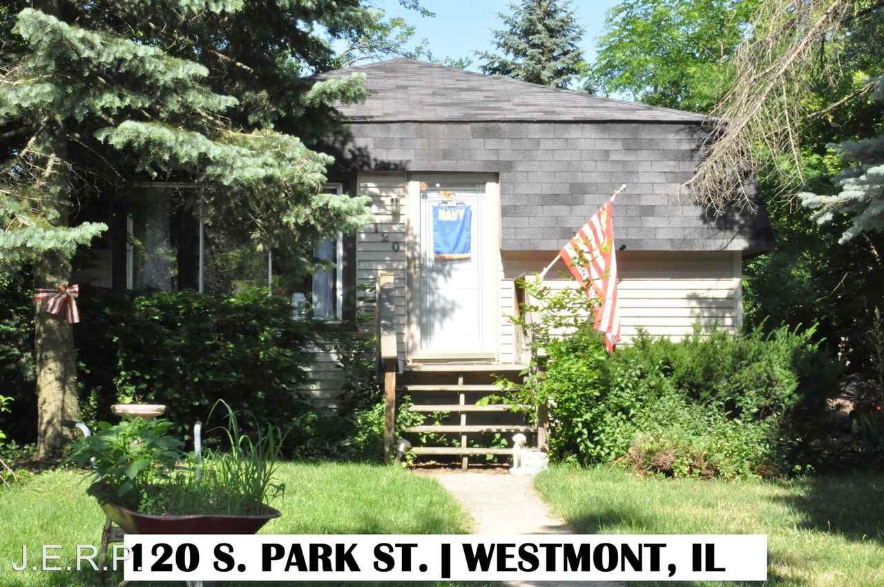 120 S Park St 1, Westmont, IL 60559 2 Bedroom House for 1,545/month