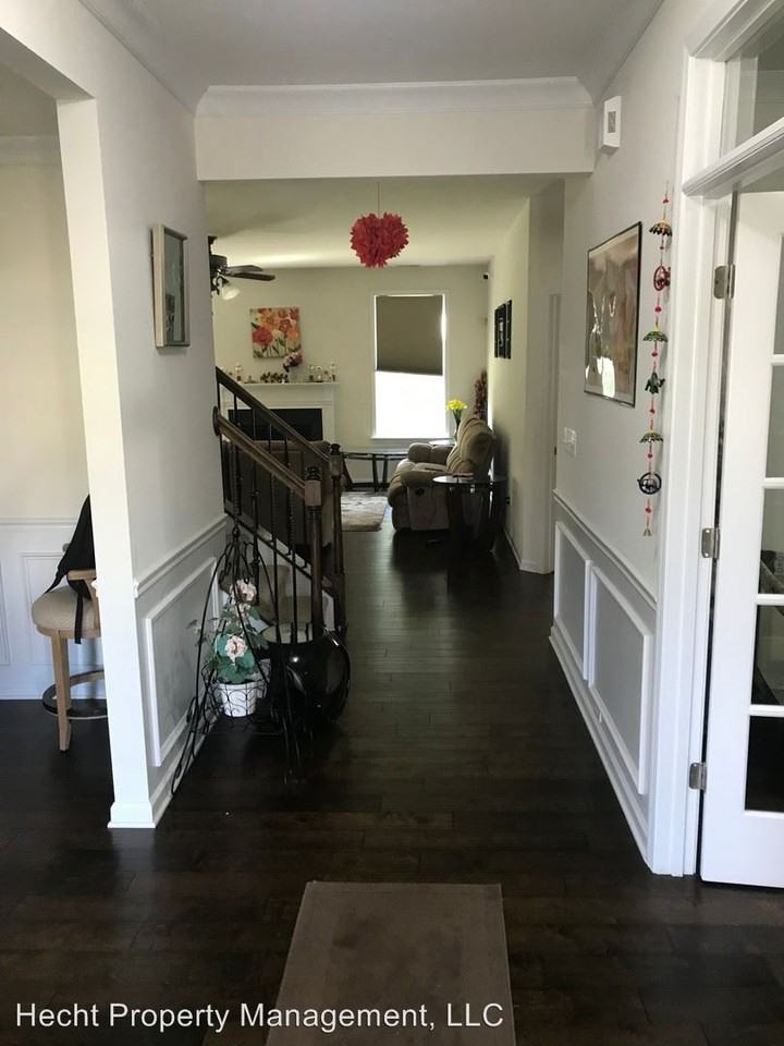 2657 Treeline Dr - Photo 2 of 39