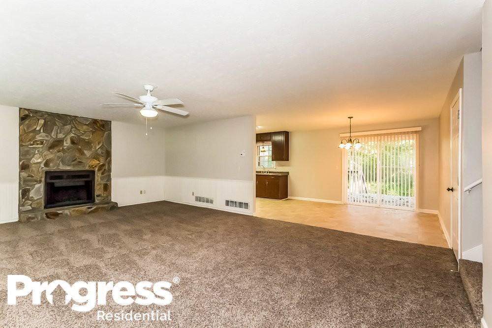 91 Hearthstone Dr S - Photo 3 of 15