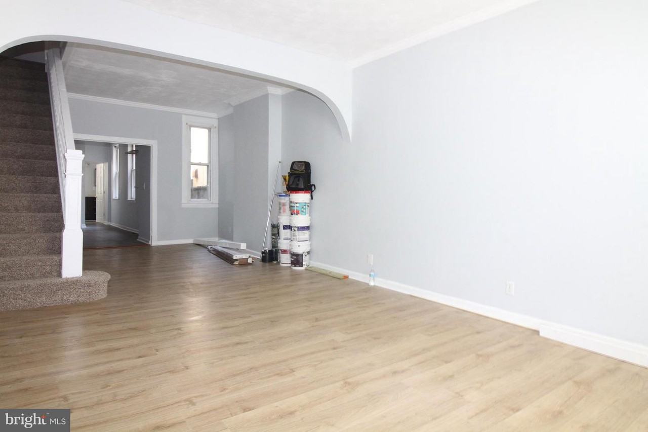 335 S Ann St - Photo 2 of 11