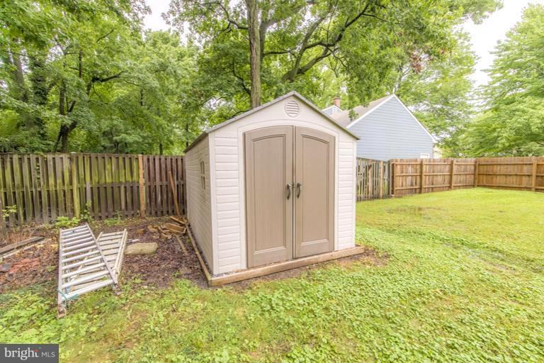 405 Chesapeake Ave - Photo 3 of 27