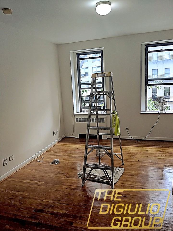 York Ave & E 82nd St #2A