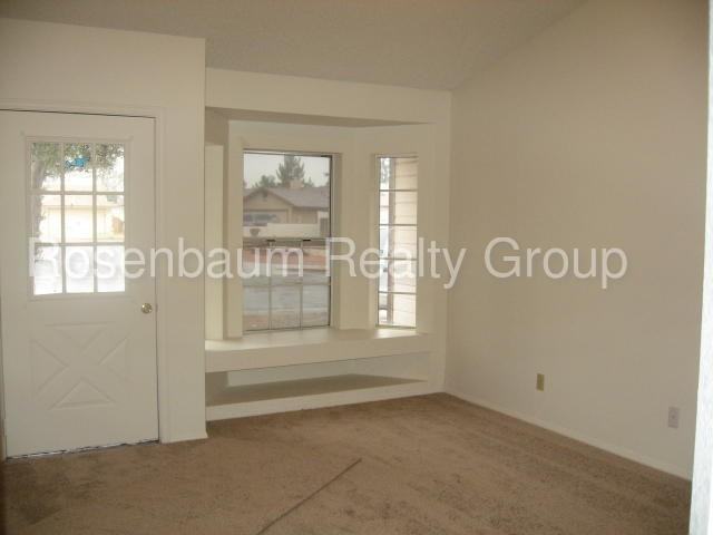 6112 E Ingram St - Photo 2 of 7