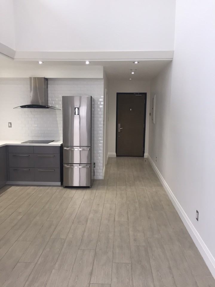 King St W 275 #loft - Photo 3 of 13